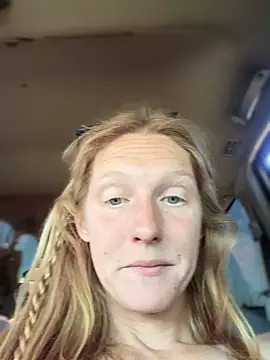 GoldenFlameGoddess webcam