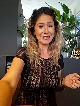 CelynaRoss webcam