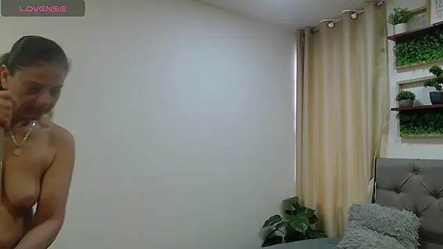 sasi_luna webcam