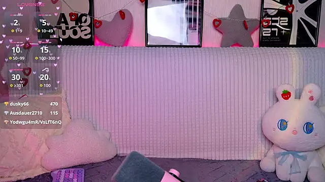 KittiMissi live cam on StripChat