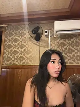hugecock_tamira webcam