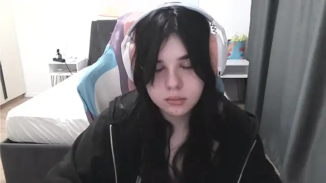 LunarMia webcam