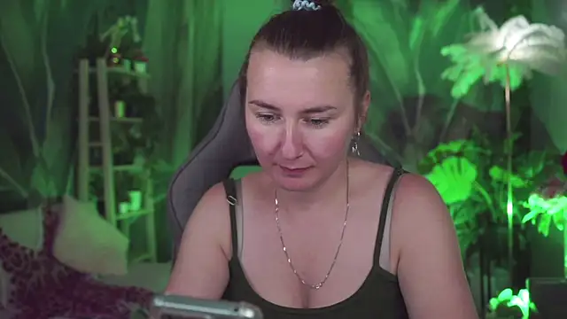 Golden_Dragon live cam on StripChat