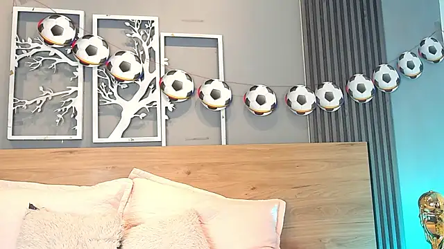 Elise-Leyton webcam