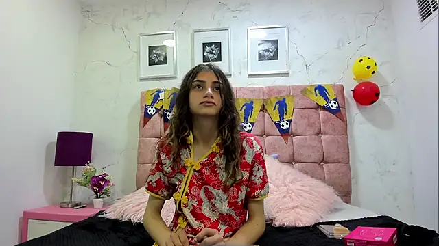 KatalinaLaurent live cam on StripChat
