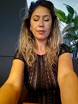 CelynaRoss webcam