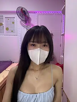 Lov3lily live cam on StripChat