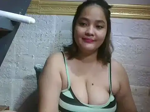 Sweet_Smile028 live cam on StripChat