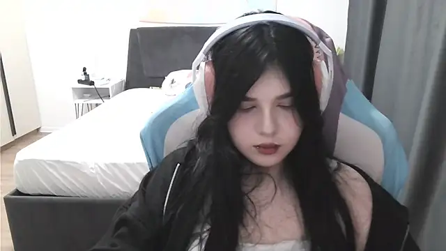 LunarMia webcam