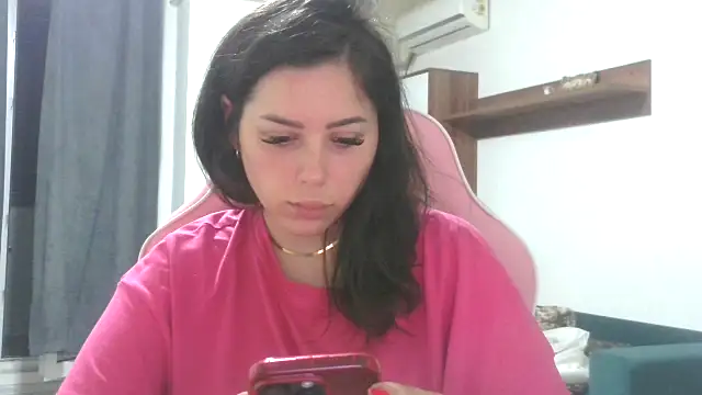 LovelyJulliette webcam