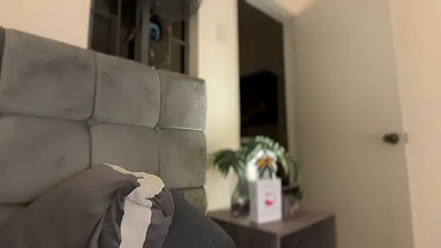 youngstunnagirl webcam