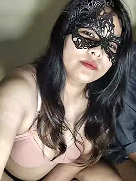 Cutehornycouples webcam