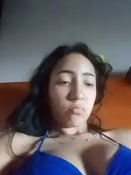 Sasha_luvv live cam on StripChat