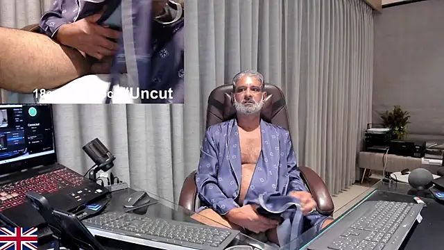 OnlineBossUK webcam