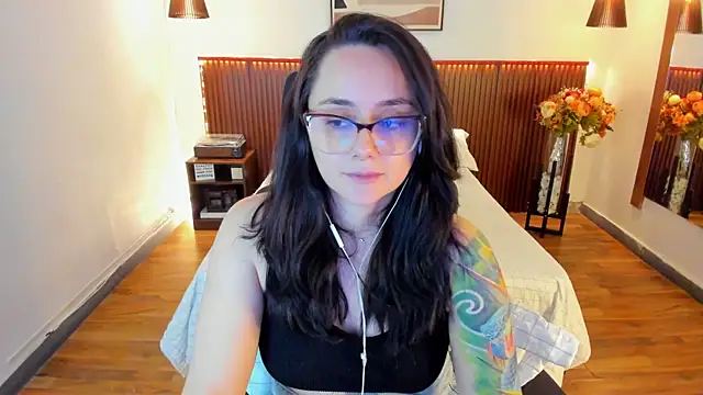 KatherineBond live cam on StripChat