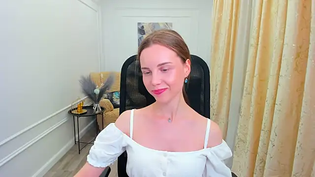 MileyWings webcam