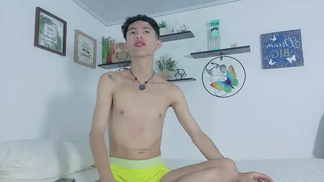 Noah_tyler_ live cam on StripChat