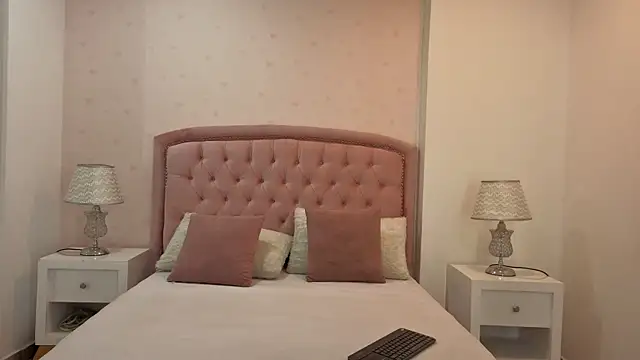 ChloeMoon9 webcam