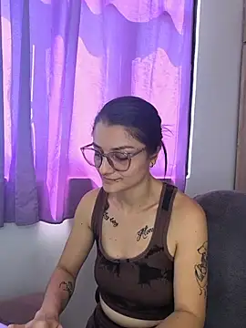 Coralinne__ webcam