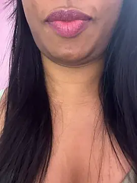 Tamil_Maaya webcam