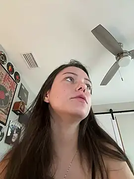 lilbbyily live cam on StripChat