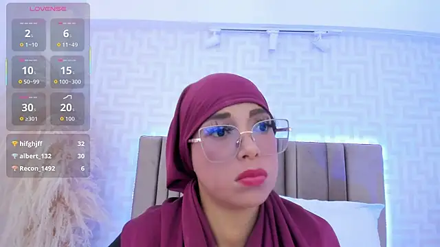 naishaa_ webcam