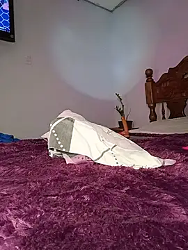 Rebecadiaz13 webcam