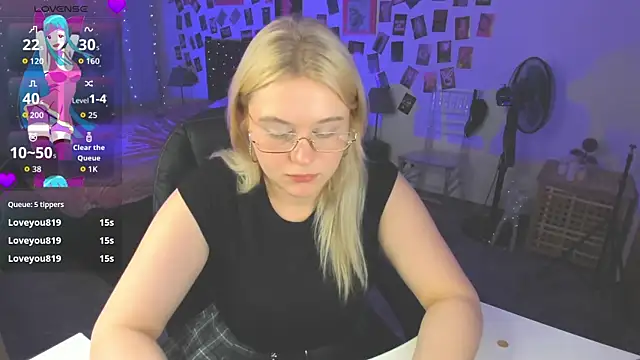 LouiseMous webcam