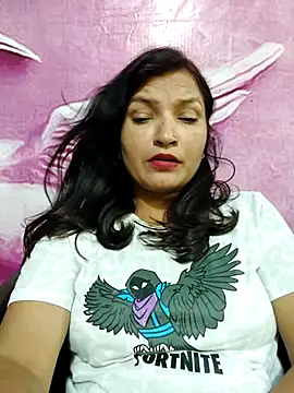 Priyaa_1433 webcam