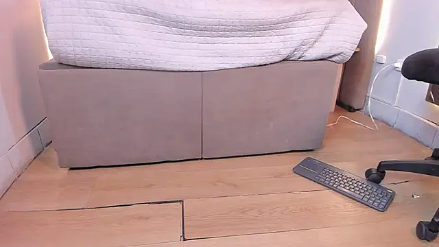 Ashley_Beaomunt webcam
