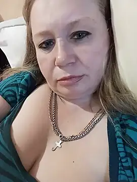 KiraStanton webcam