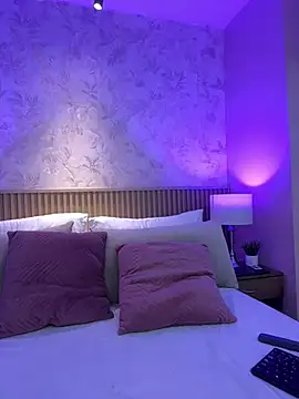 Darcy_glow_ webcam