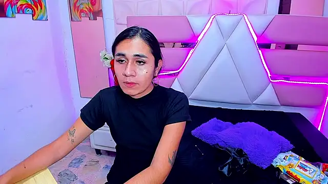 MahiaraHot live cam on StripChat