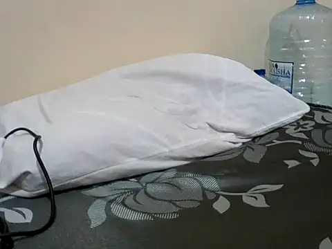 Hornysmoker20 webcam