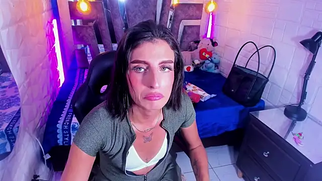 MadisonJean live cam on StripChat