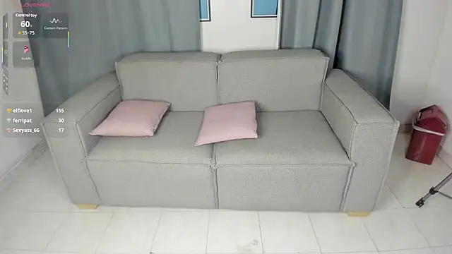 Nayla_Luxe webcam