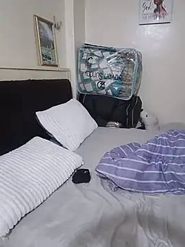 GoldenEbony1 webcam