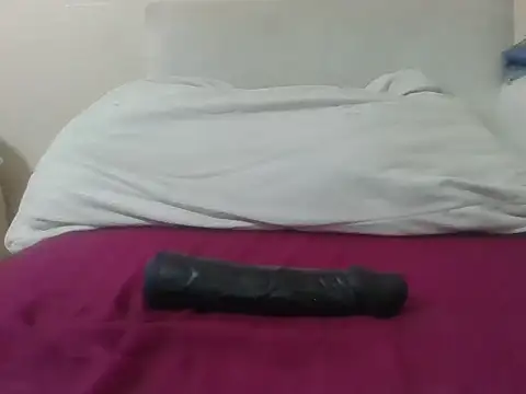 sexyhot002 webcam