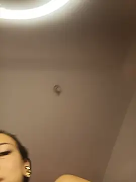 nikki_petite webcam