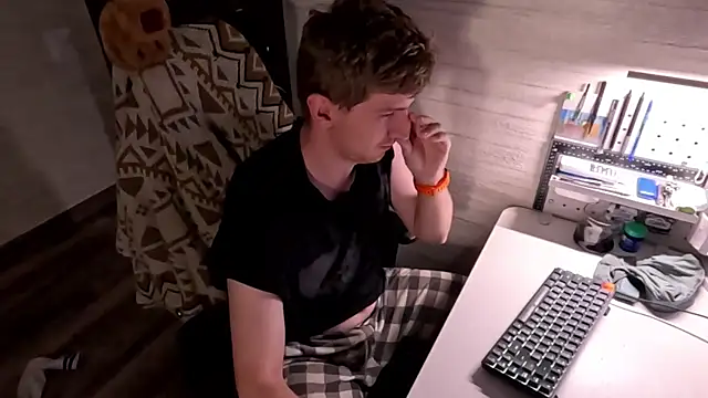 Einar_Nut live cam on StripChat