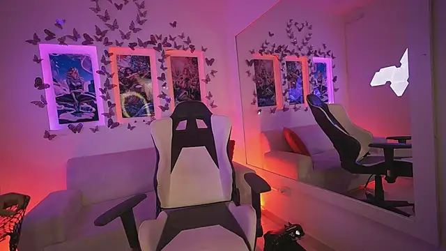SkylarWolf webcam