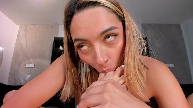MelissaMoore_ webcam