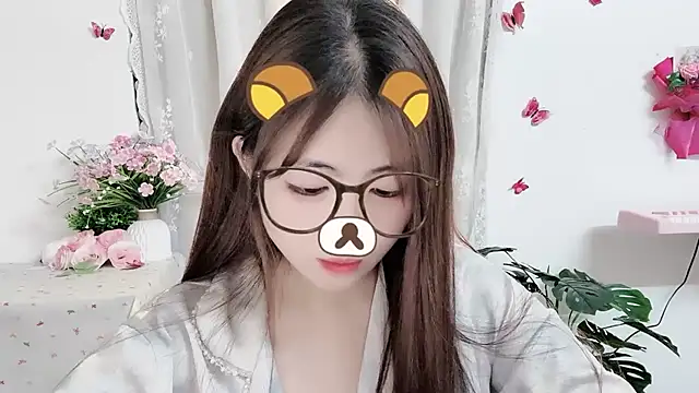 MIJ-Uwuu live cam on StripChat