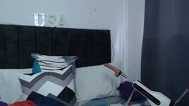 Nicol_Love0 webcam