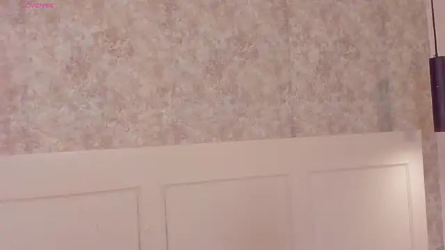 emily_luve - Emily_luve's free webcam - UK Sex Cams