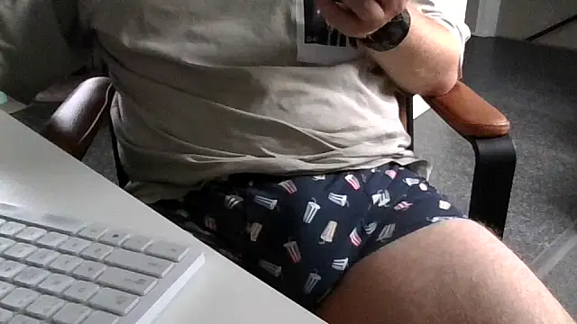 richard9718 live cam on StripChat