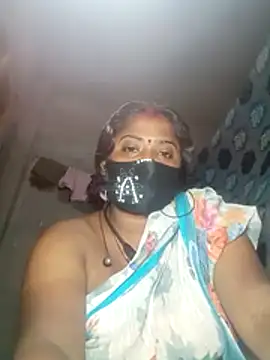 Miss-poly webcam