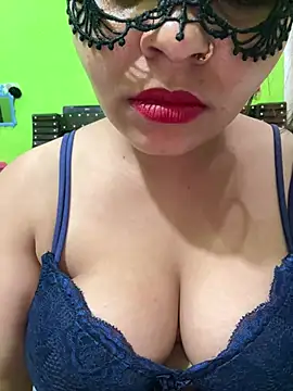 Curvy_shivani webcam