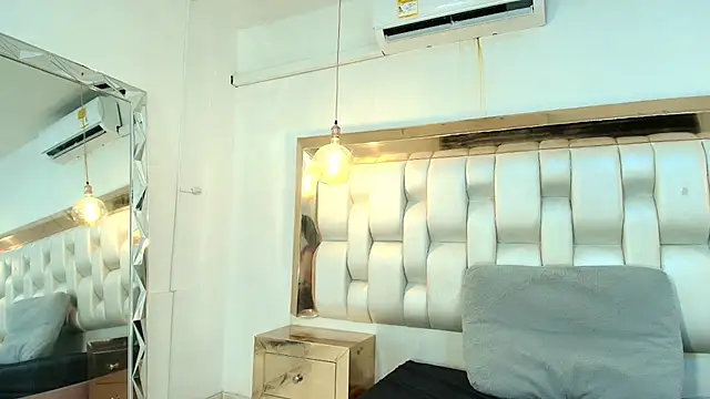 LizzyRaven webcam