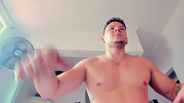 Izui_Pierce webcam
